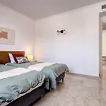 Santa Maria Elviria Golf Penthouse With Large Private Terrace And Sea Views -029