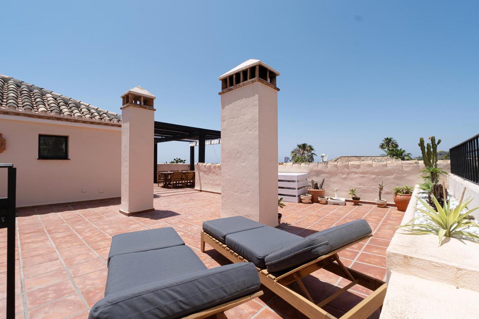 Santa Maria Elviria Golf Penthouse With Large Private Terrace And Sea Views -029 Apartamento *