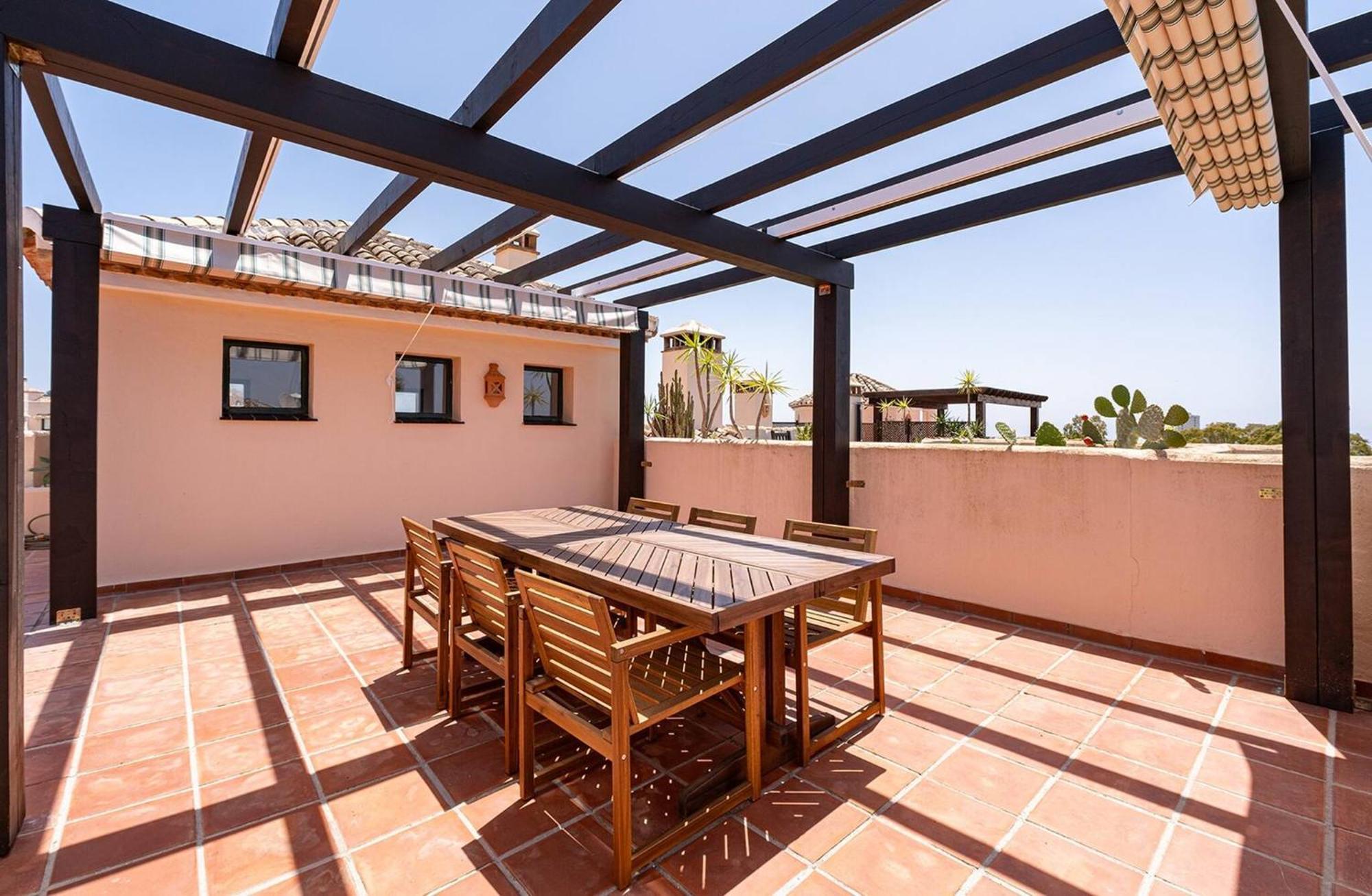 Santa Maria Elviria Golf Penthouse With Large Private Terrace And Sea Views -029 *
