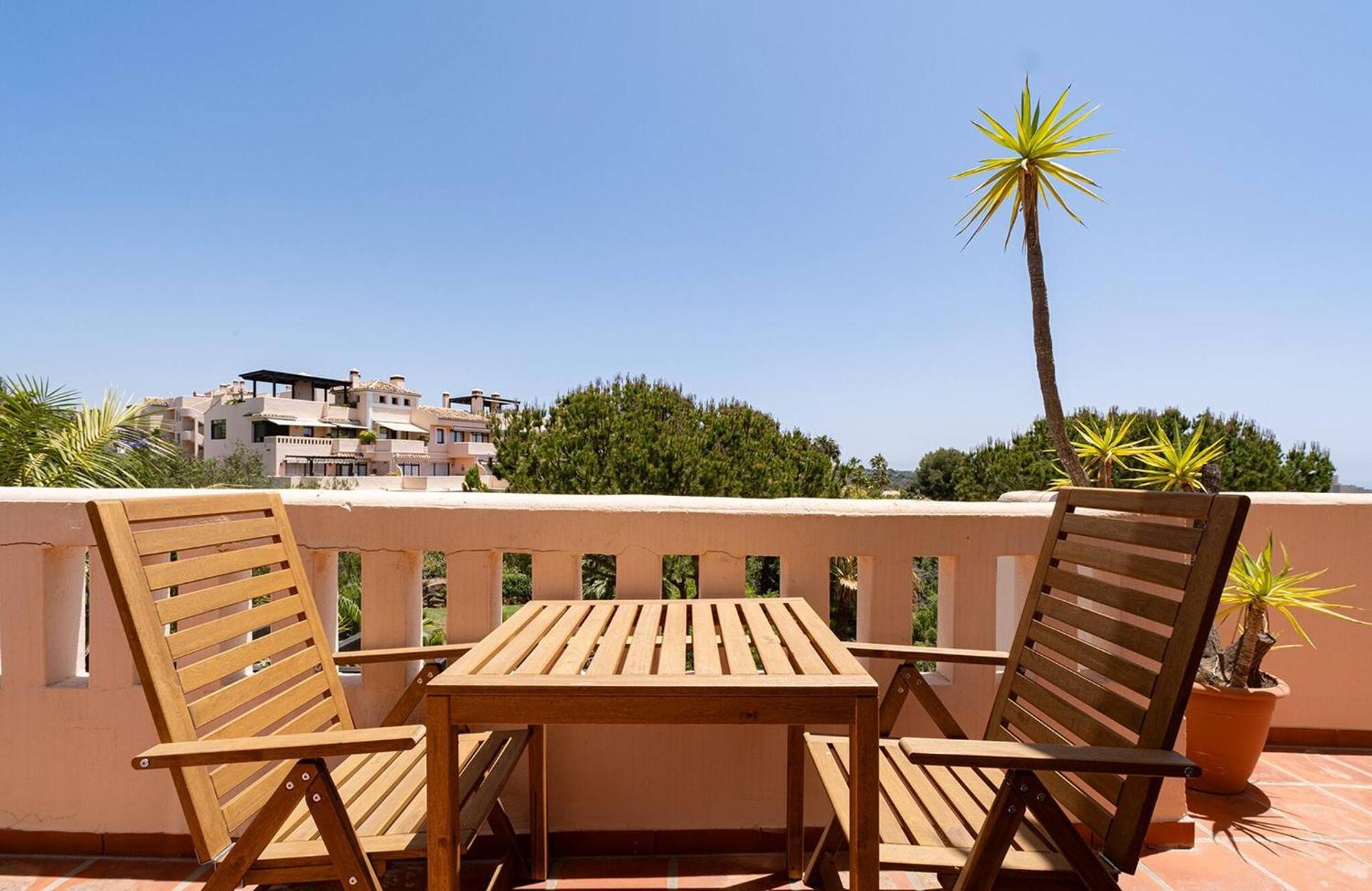 Santa Maria Elviria Golf Penthouse With Large Private Terrace And Sea Views -029 Apartamento Marbella