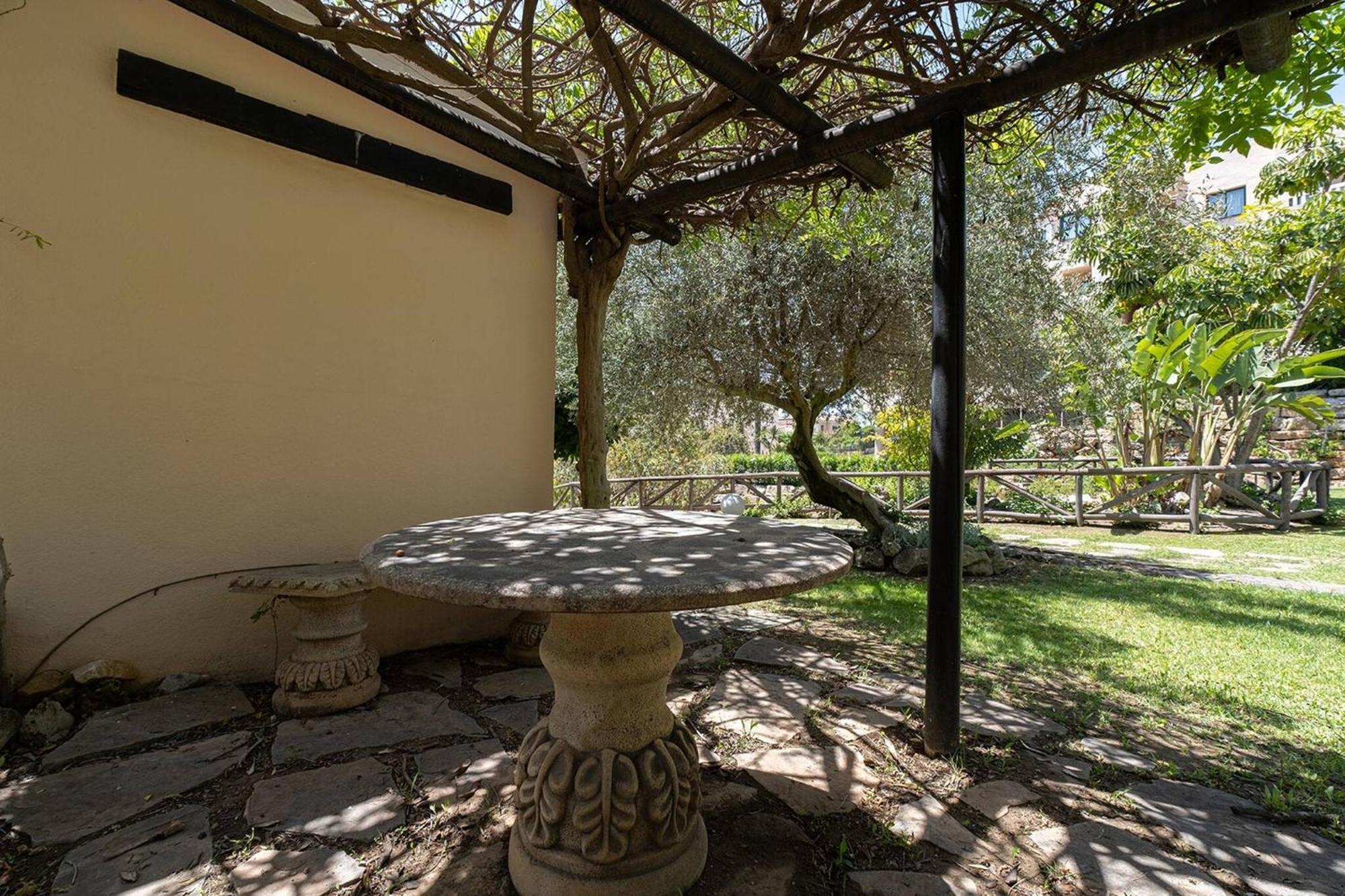 Santa Maria Elviria Golf Penthouse With Large Private Terrace And Sea Views -029 Marbella