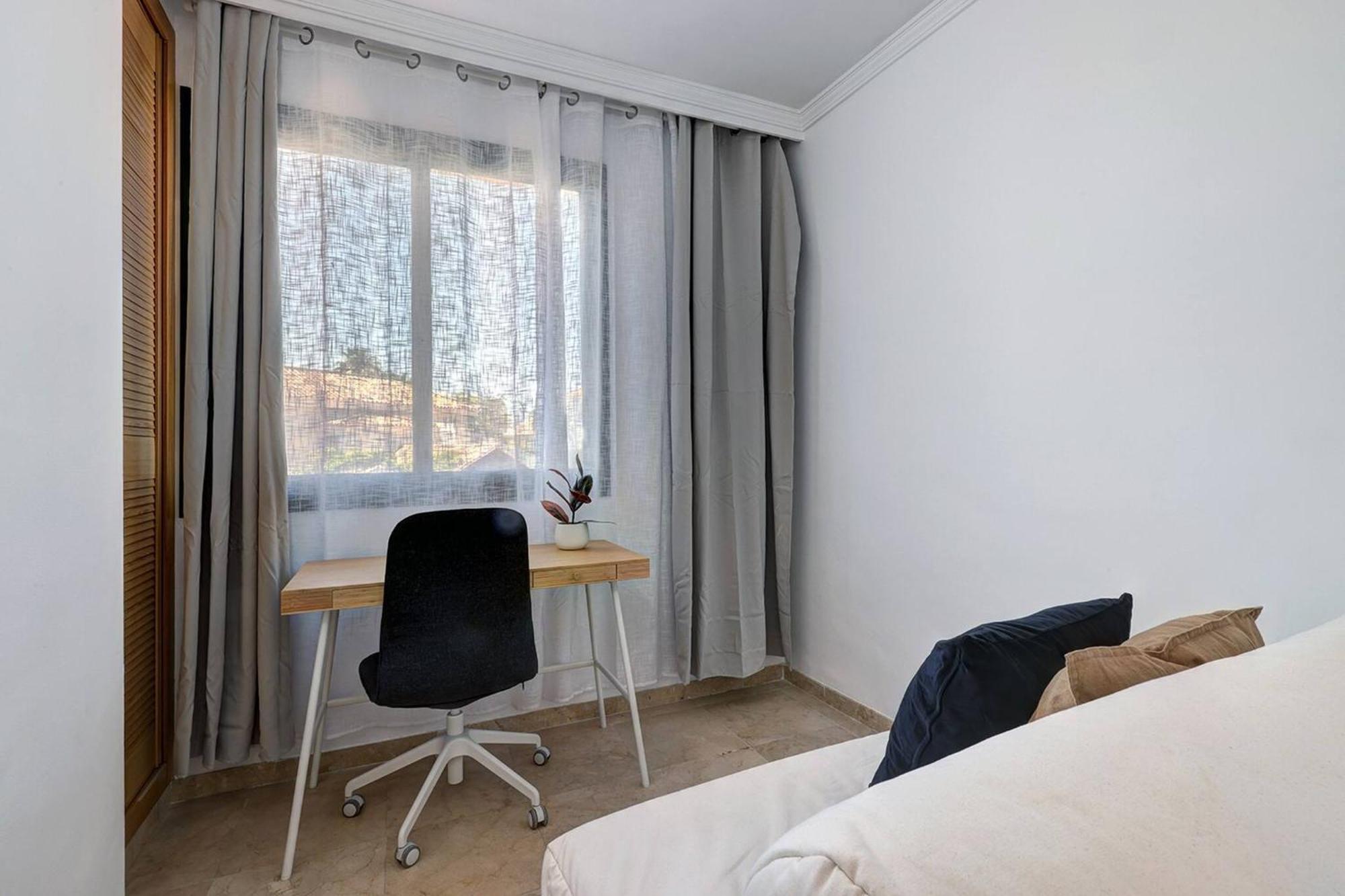 Santa Maria Elviria Golf Penthouse With Large Private Terrace And Sea Views -029 *