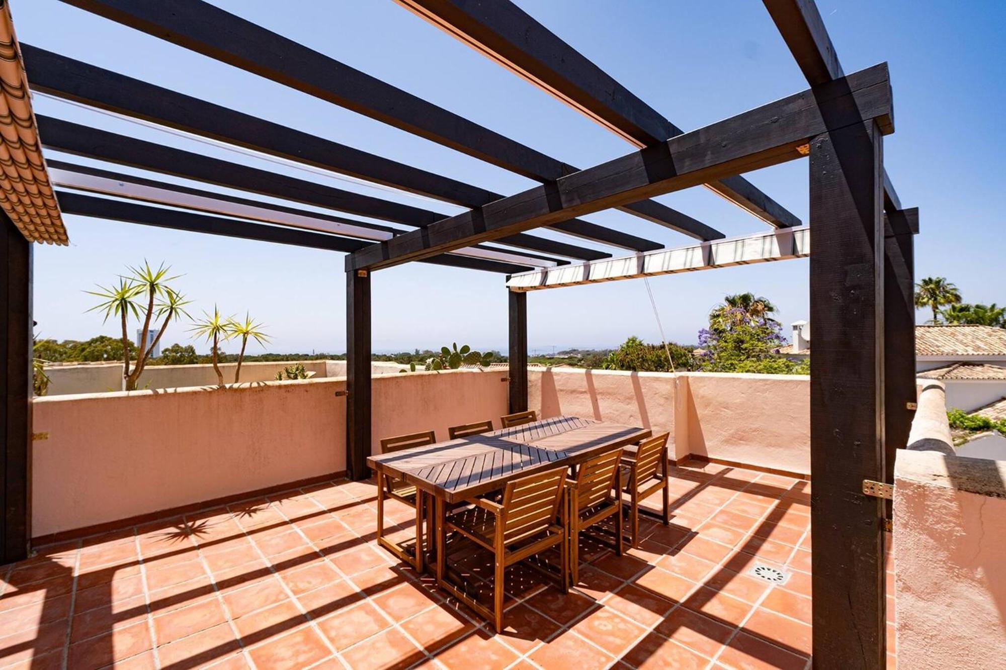 Santa Maria Elviria Golf Penthouse With Large Private Terrace And Sea Views -029 Marbella