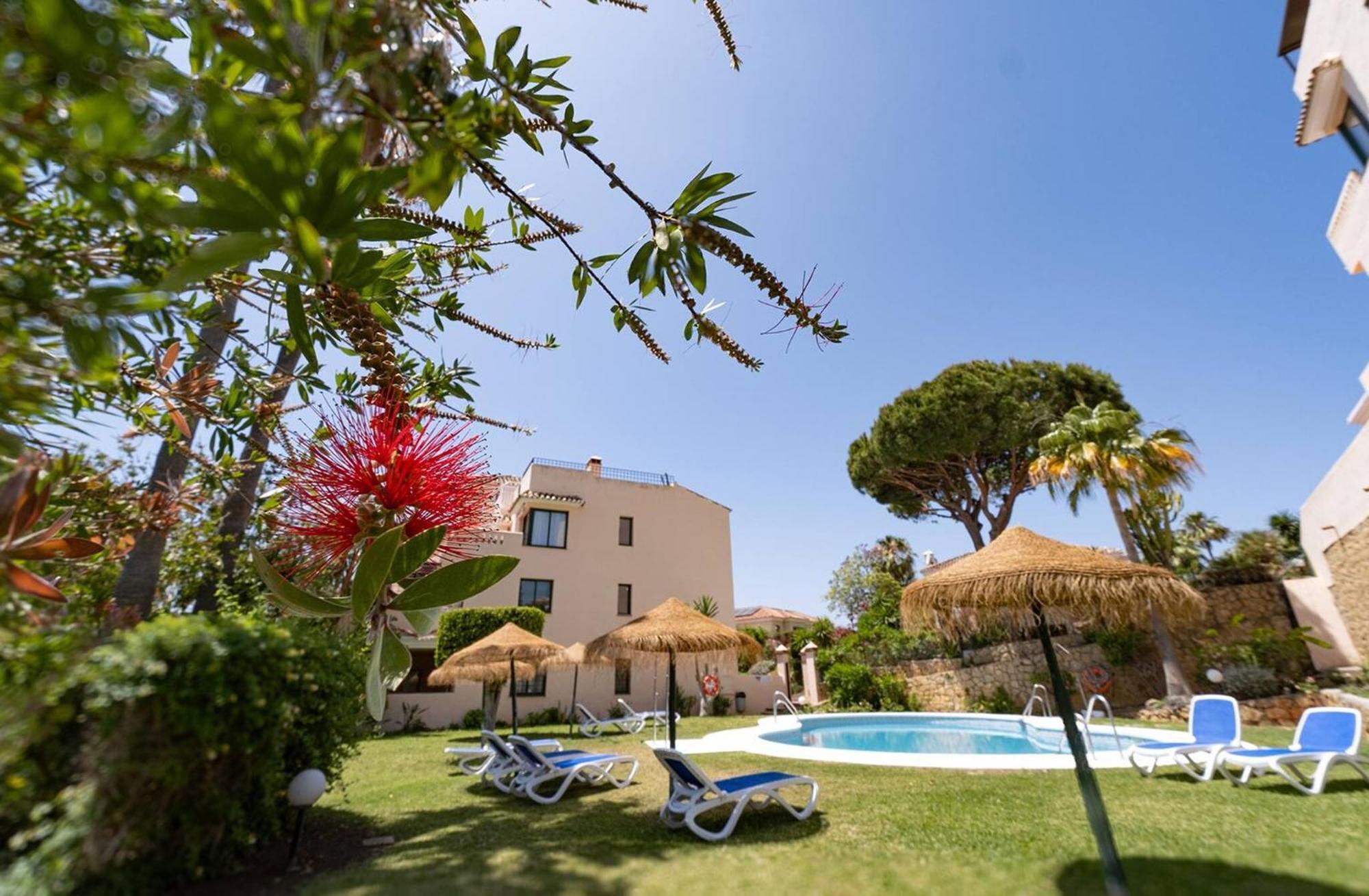 Santa Maria Elviria Golf Penthouse With Large Private Terrace And Sea Views -029 Marbella