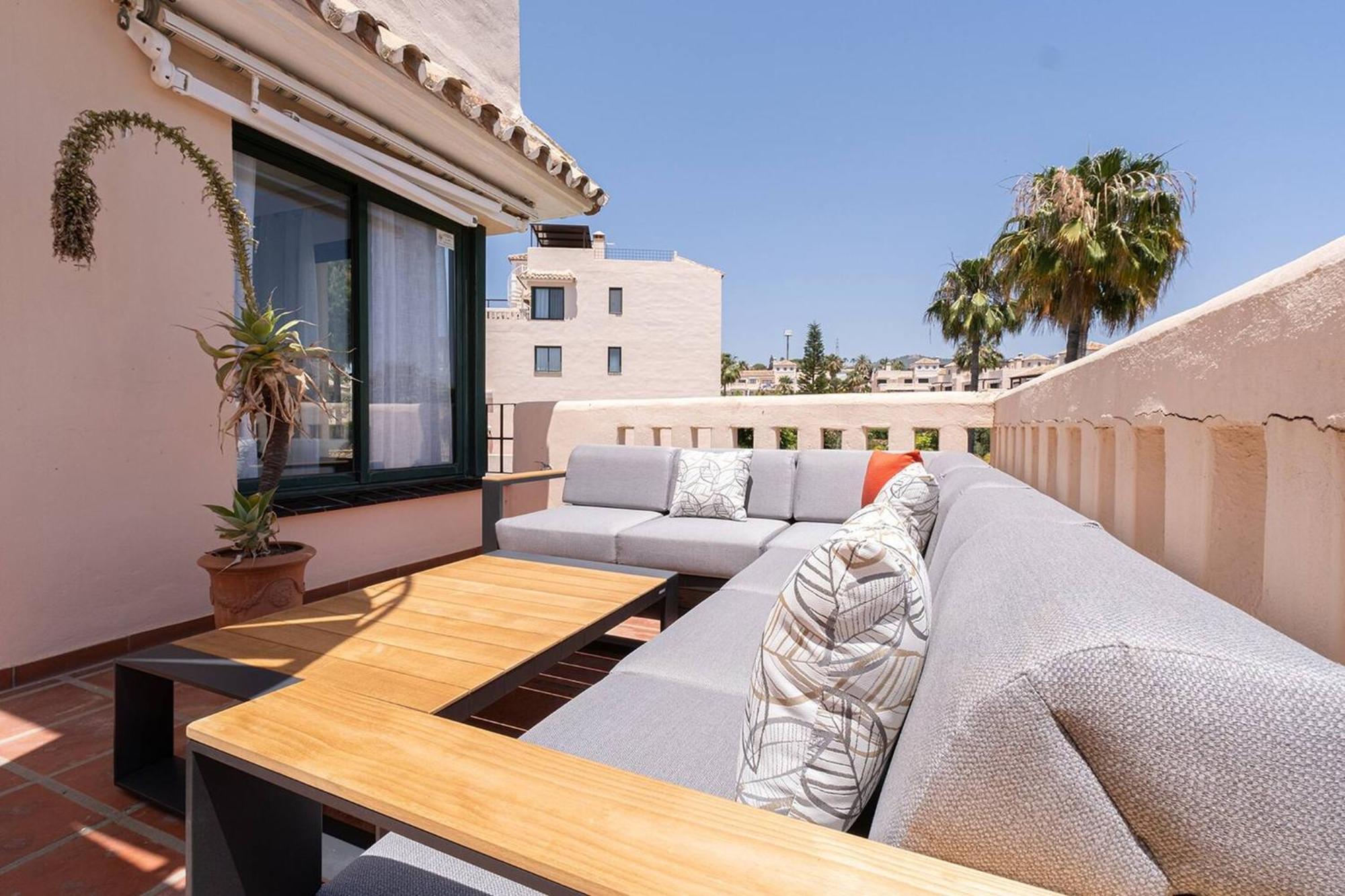 Santa Maria Elviria Golf Penthouse With Large Private Terrace And Sea Views -029 Apartamento